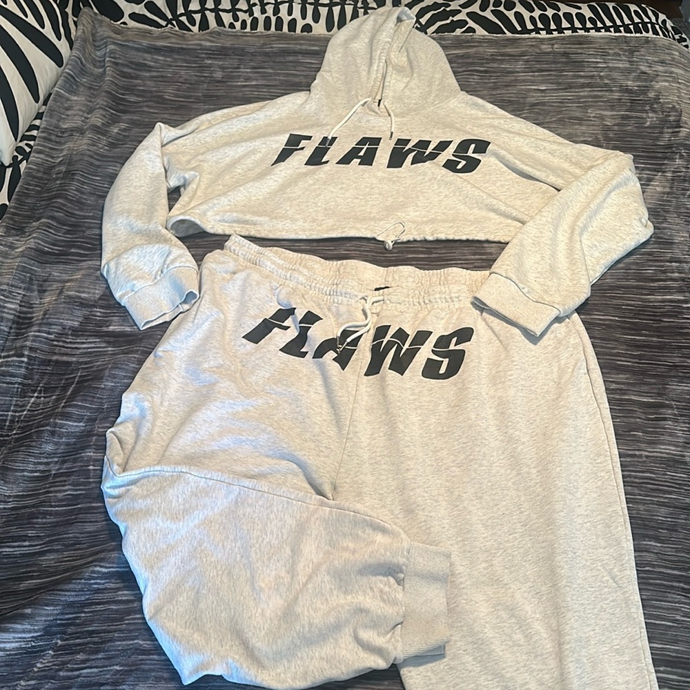 REBDOLLS “flaws” sweatshirt & sweatpants set - Picture 1 of 5